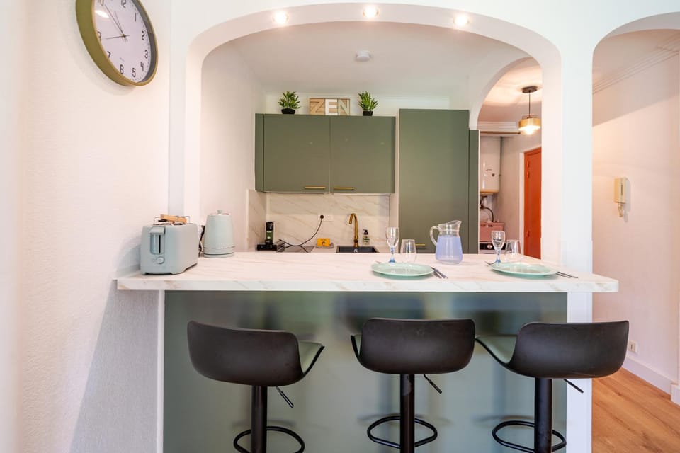 Coffee/tea facilities, Kitchen or kitchenette, Dining area
