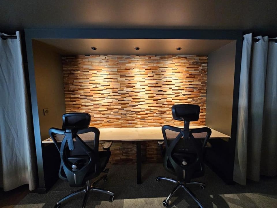Meeting/conference room