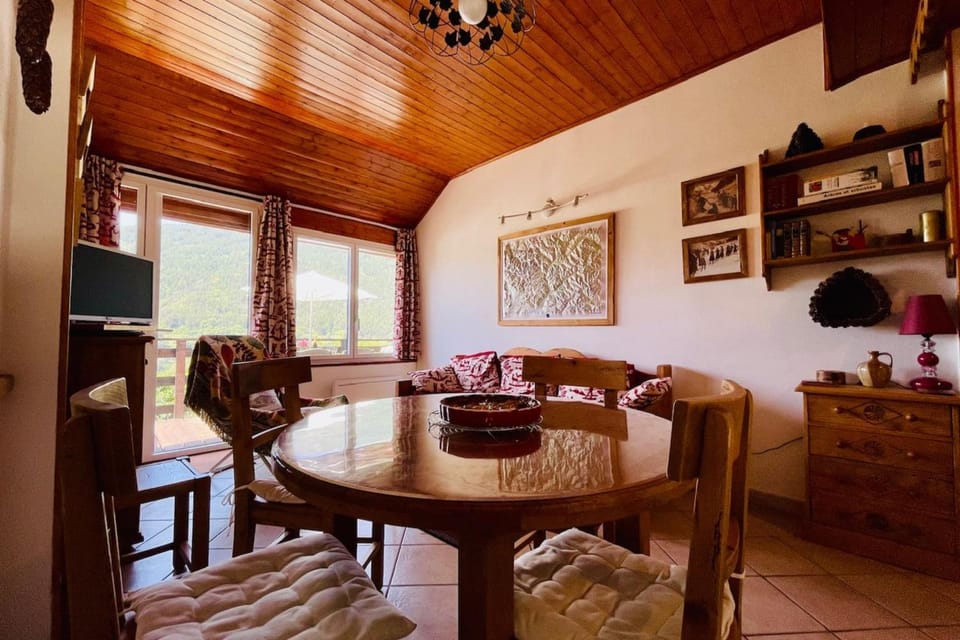 Apartment for 4 with with nice view of Briançon Apartment in Briançon