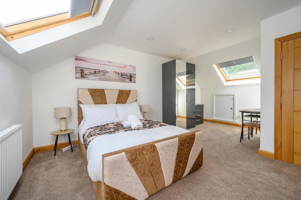 -RB7B- For your relaxed and Cosy stay with Free WiFi Vacation rental in Dewsbury