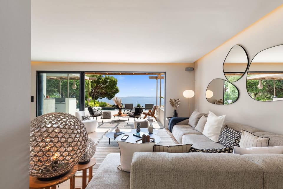 Living room, Sea view