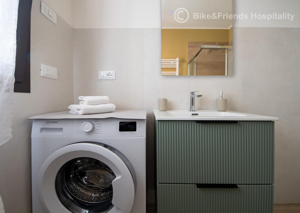Bathroom, washing machine
