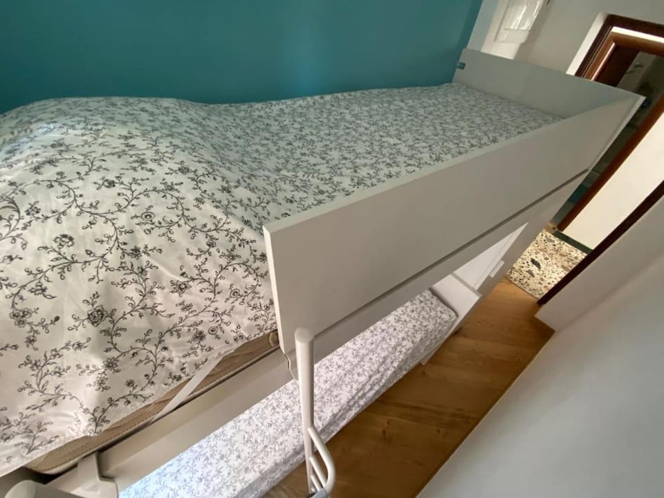bunk bed