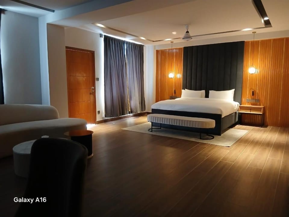 Seating area, Bedroom