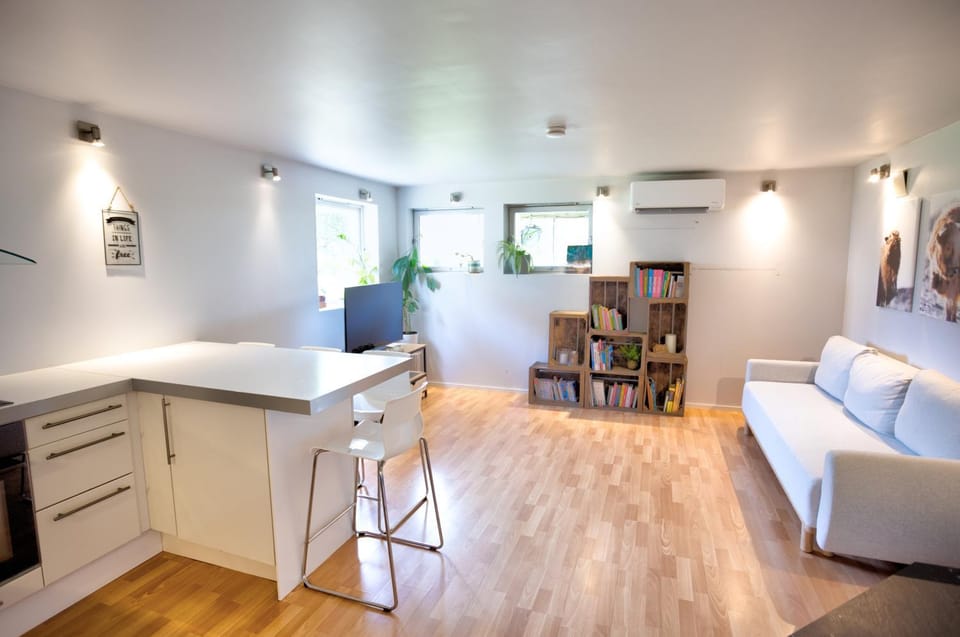 TV and multimedia, Living room, Dining area