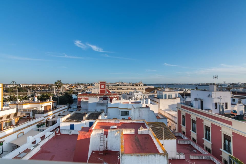 Day, Neighbourhood, City view, Street view