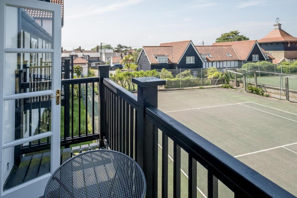 Property building, Balcony/Terrace