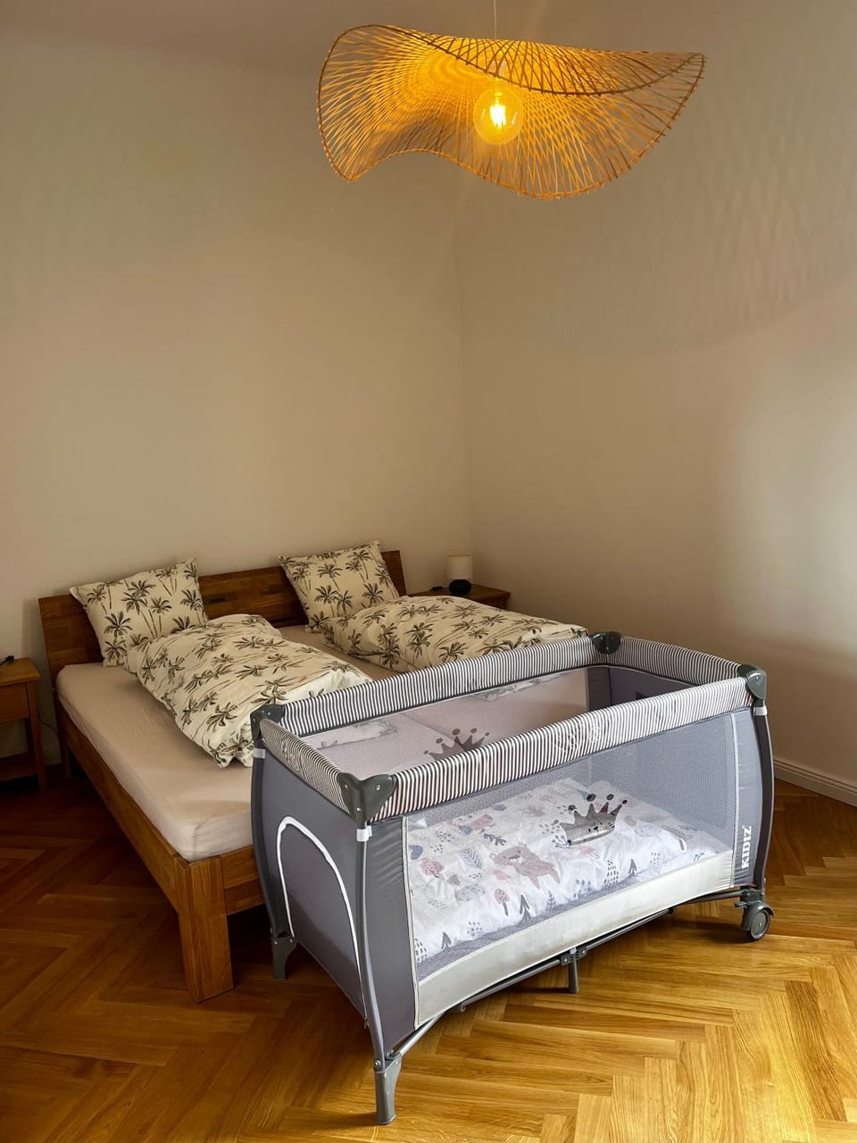 Bed, Photo of the whole room, Bedroom, cot