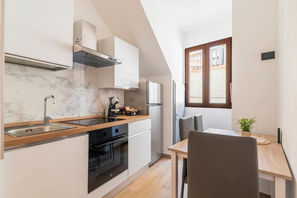 Kitchen or kitchenette, Living room