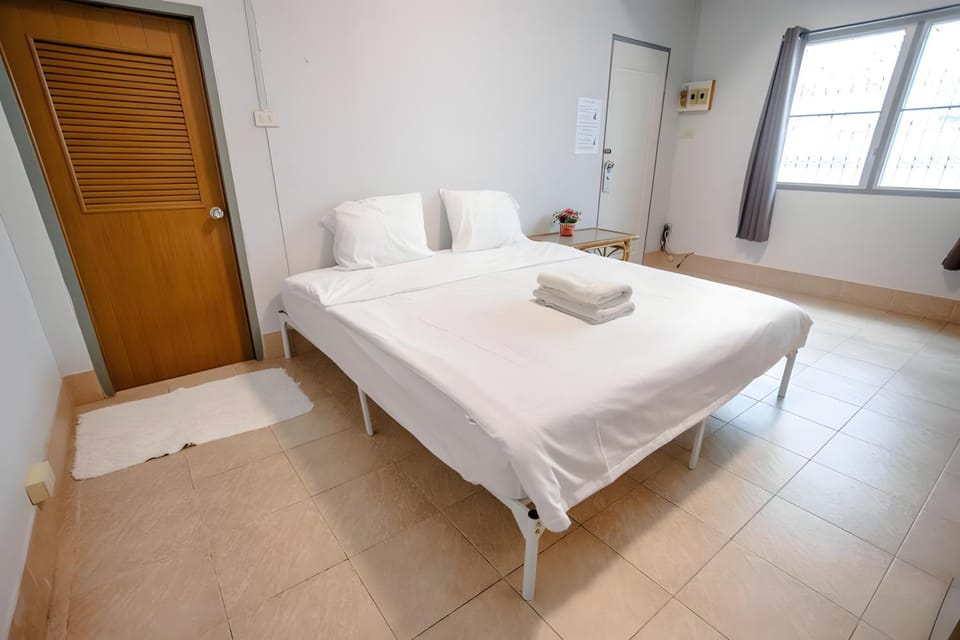 Bed, Photo of the whole room, Bedroom, towels, wardrobe