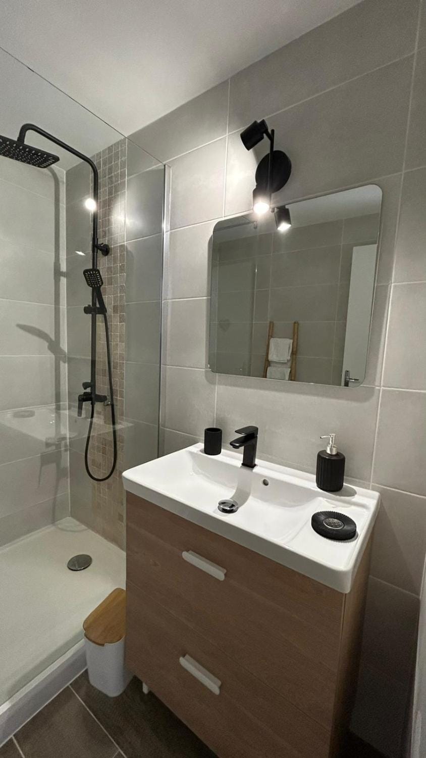 Shower, Bathroom