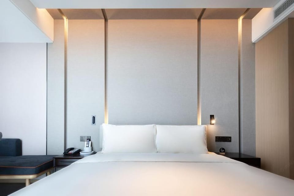 Atour Hotel Zhengzhou High-speed Railway East Station Hotel in China