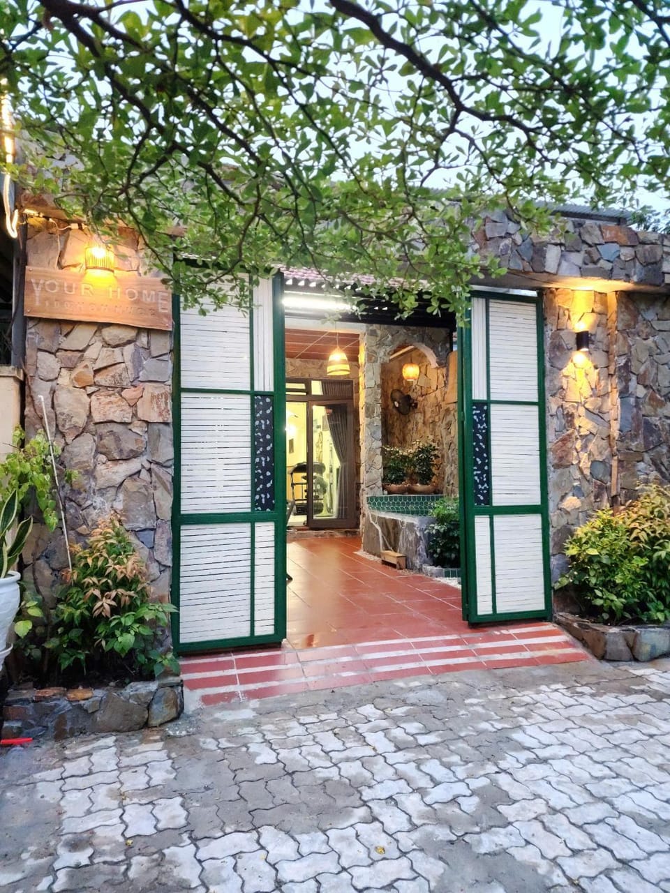 Your Home Villa Pick Up Airport House in Hoa Hai
