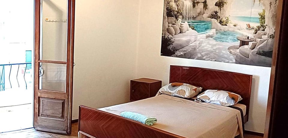 Lisbon Room with balcony tourist near airport Vacation rental in Lisbon