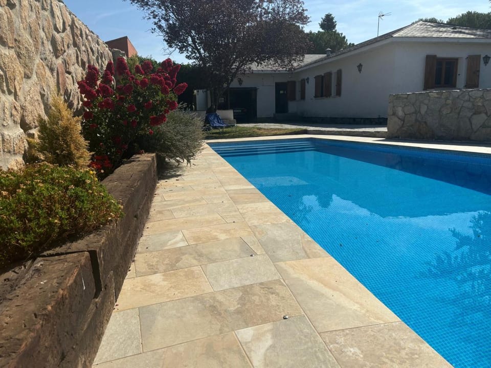 Swimming pool, Swimming pool