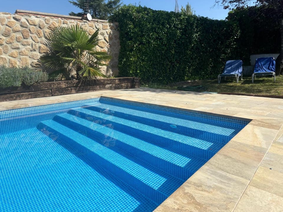 Swimming pool, Swimming pool