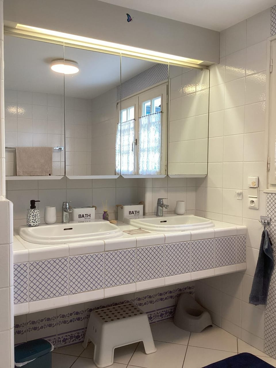 Bathroom, towels, towels