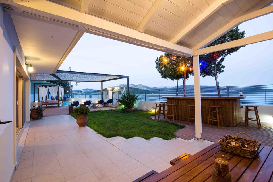 Patio, Day, Natural landscape, Garden, View (from property/room), Balcony/Terrace, Garden view, River view, Sea view