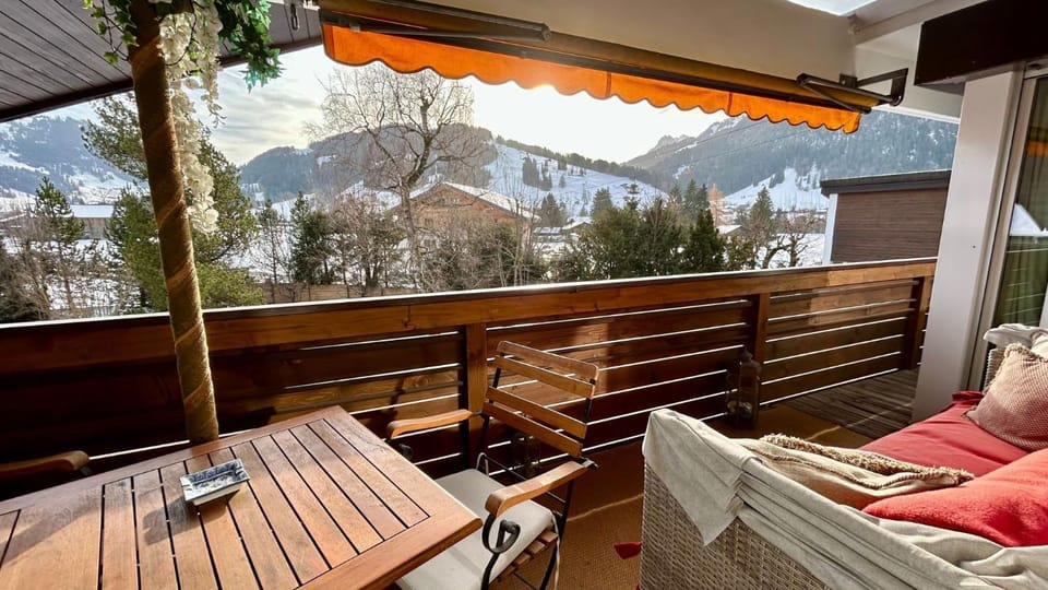 Swiss Alps Delight-Cozy High Style Luxurious Flat Apartment in Saanen