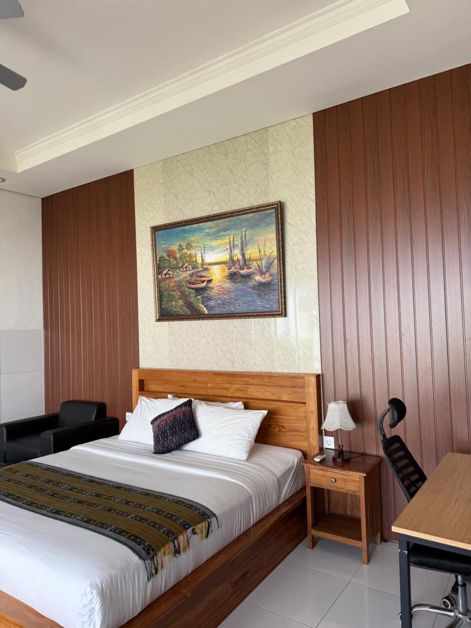 Bed, Photo of the whole room, Bedroom