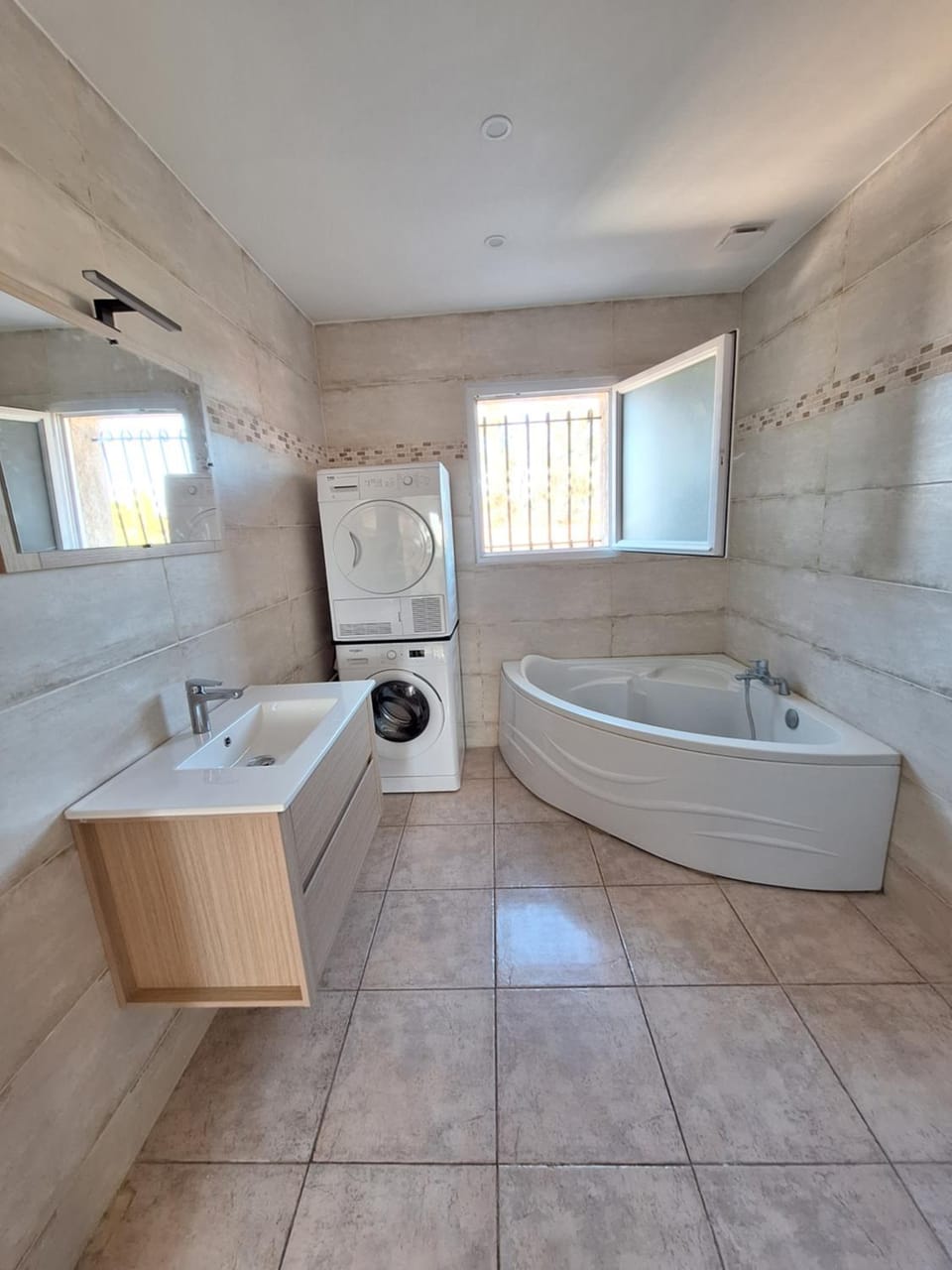 Bathroom, Bath