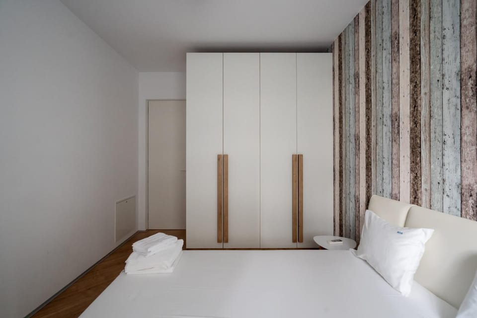 City Two I Roa I 2BR w/ parking near Pipera Mall Apartment in Bucharest