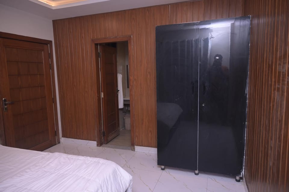 Bed, Photo of the whole room, Bedroom, wardrobe