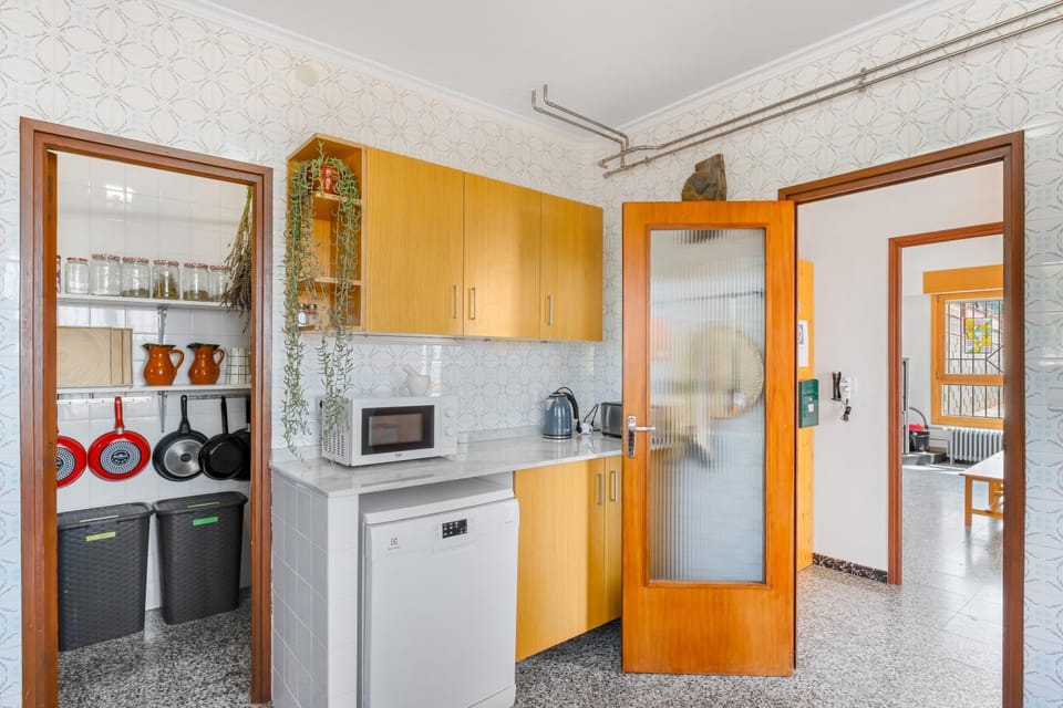 Kitchen or kitchenette, Living room