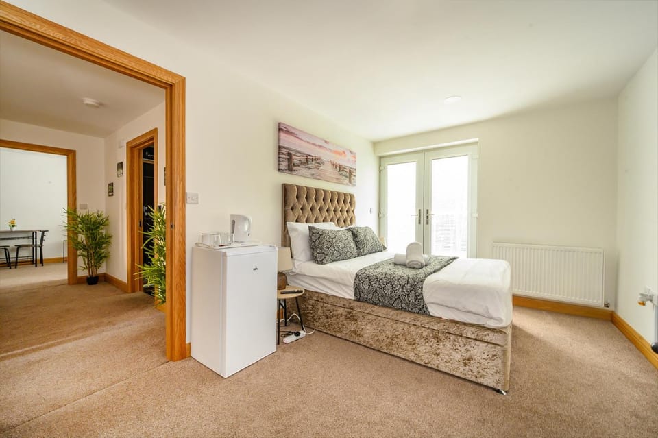 -RE7B- For your relaxed and Cosy stay with Free WiFi Vacation rental in Dewsbury