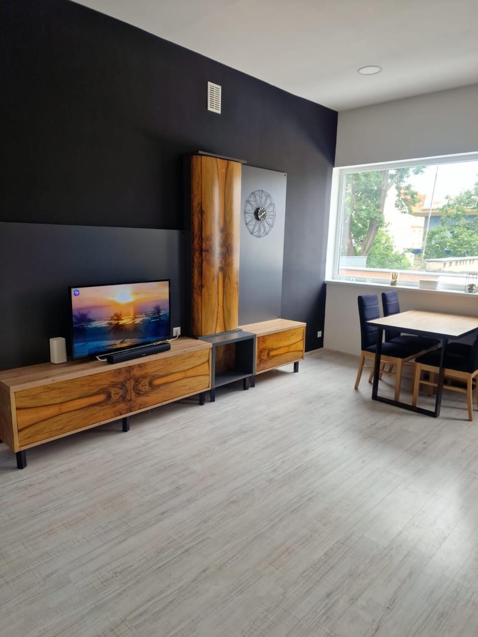 Living room, Seating area, Dining area