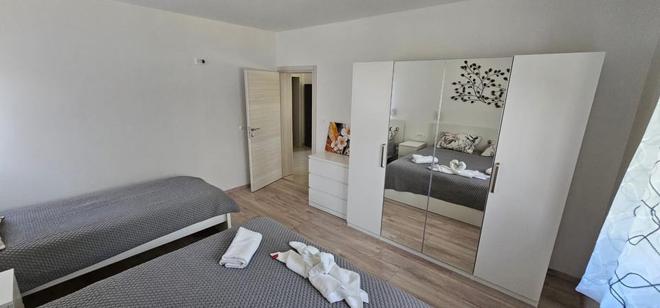 Bed, Bedroom, wardrobe