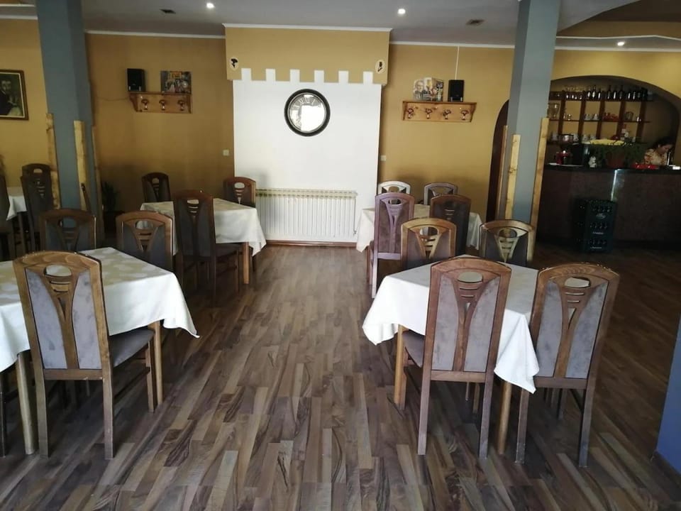Restaurant/places to eat, Banquet/Function facilities