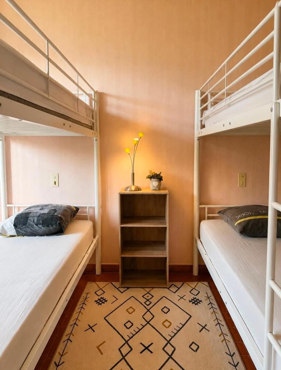 Bedroom, bunk bed
