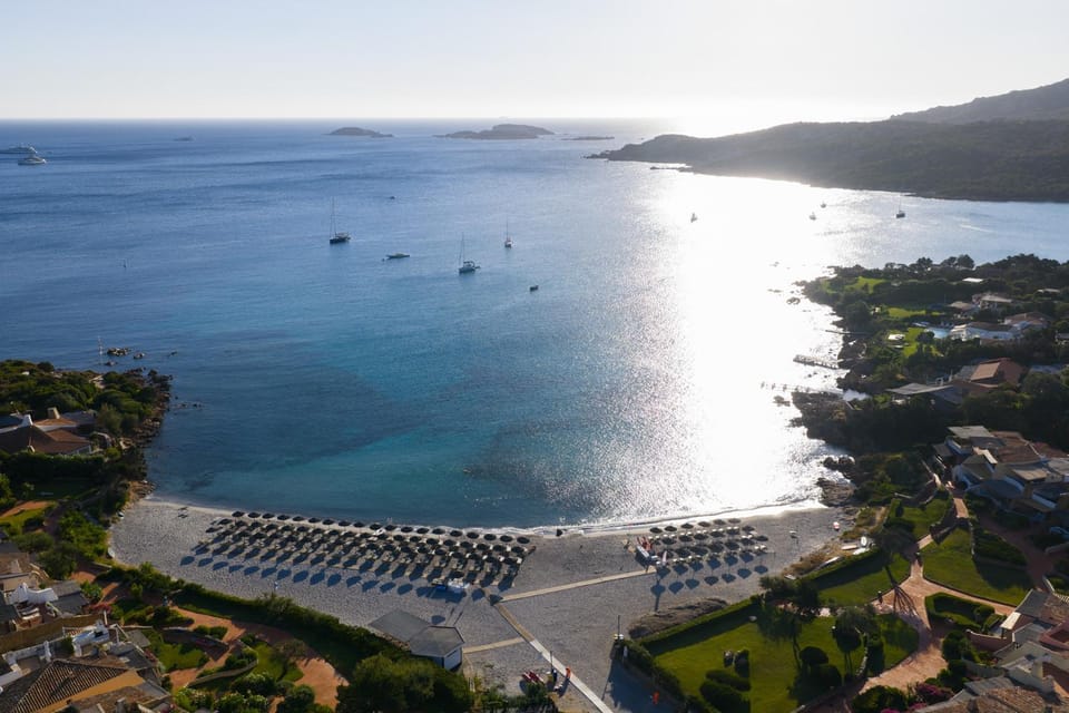 Nearby landmark, Day, Neighbourhood, Natural landscape, Bird's eye view, Beach, Lake view, Mountain view, Sea view