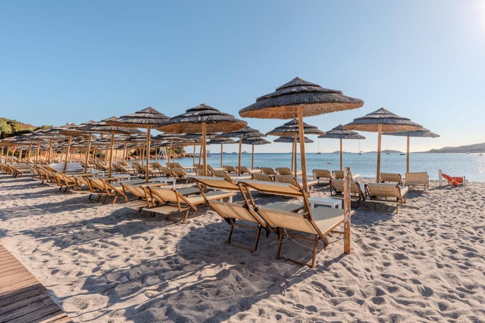 Day, Natural landscape, Beach, Lake view, Sea view, sunbed