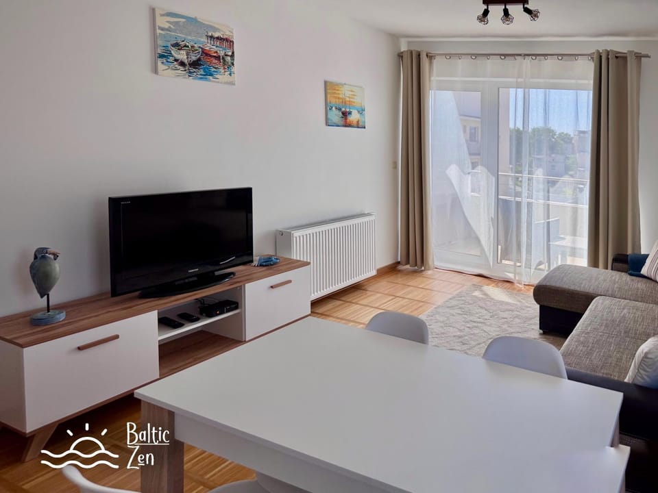 Communal lounge/ TV room, TV and multimedia, Living room, Photo of the whole room, Seating area, Evening entertainment
