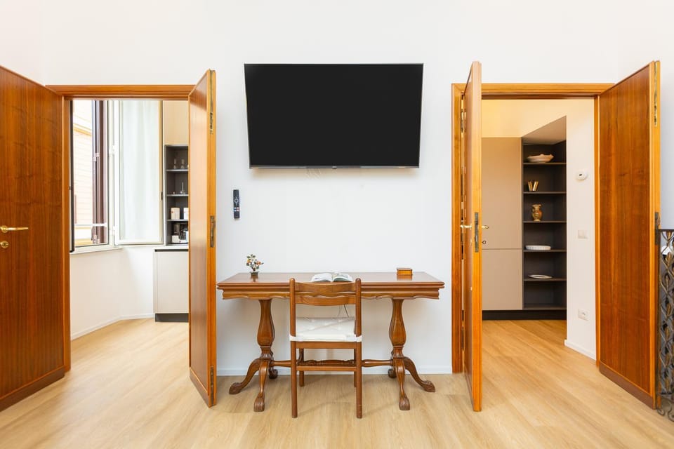 TV and multimedia, Dining area