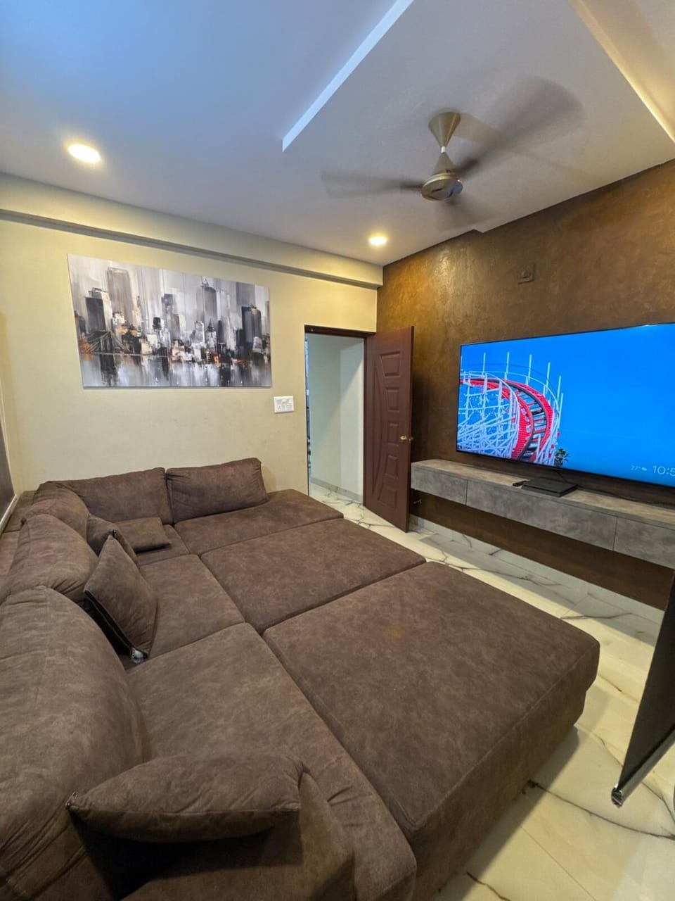 Communal lounge/ TV room, TV and multimedia, Photo of the whole room, Seating area, Evening entertainment