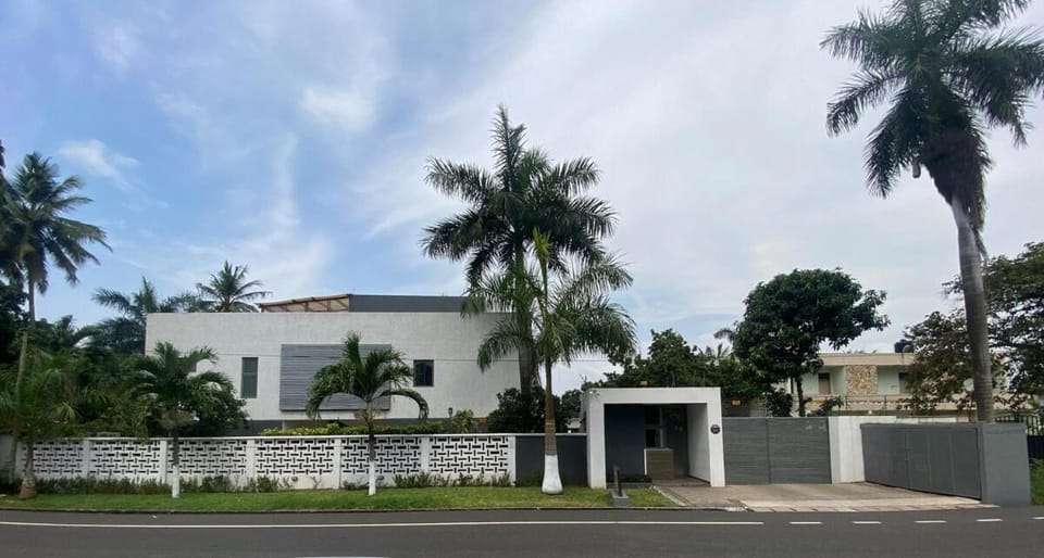 PLSA Lovely Three Bedroom Home Apartment in Accra