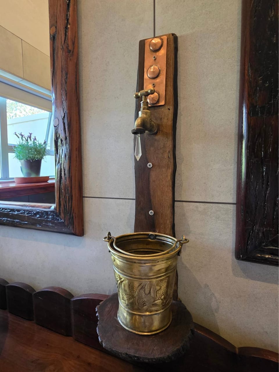 Bathroom, Decorative detail