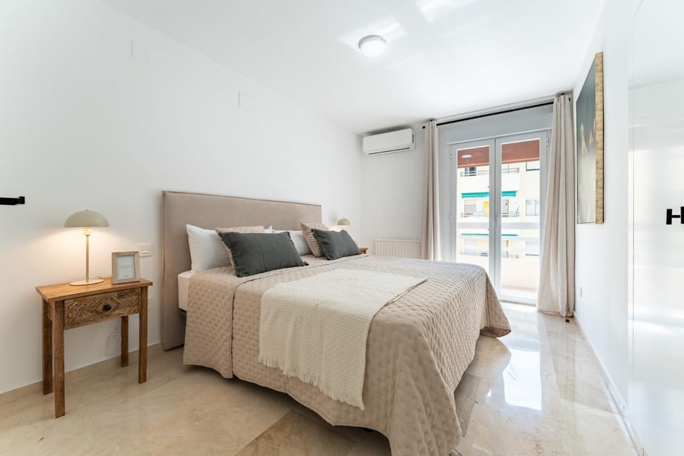 CT 393 - Faro's Soulrise Rooftop - Marbella Beach Apartment in Marbella
