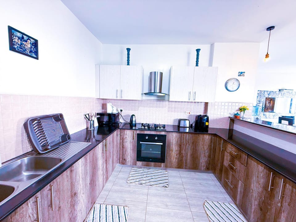 Kitchen or kitchenette, dishwasher, minibar, oven, pet friendly, stove, toaster