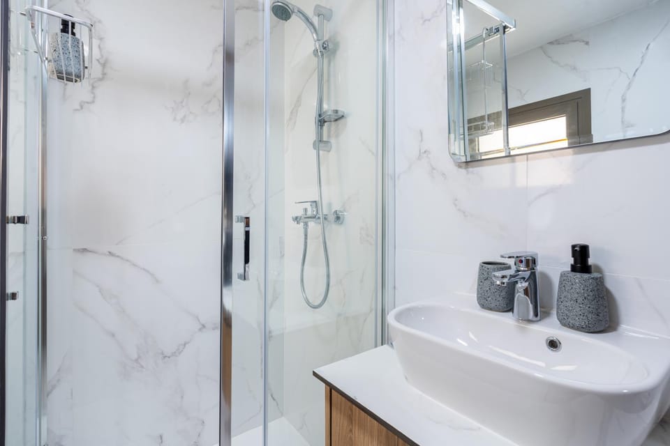 Shower, Bathroom, towels