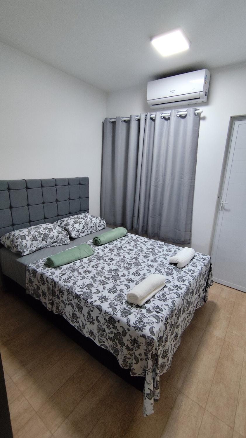 Bed, Bedroom, air conditioner