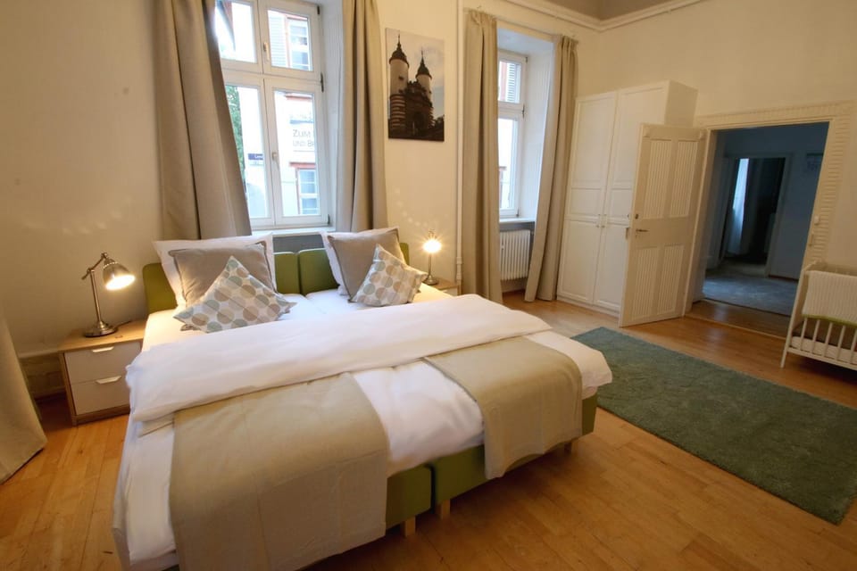 Bed, Bedroom, cot, Family