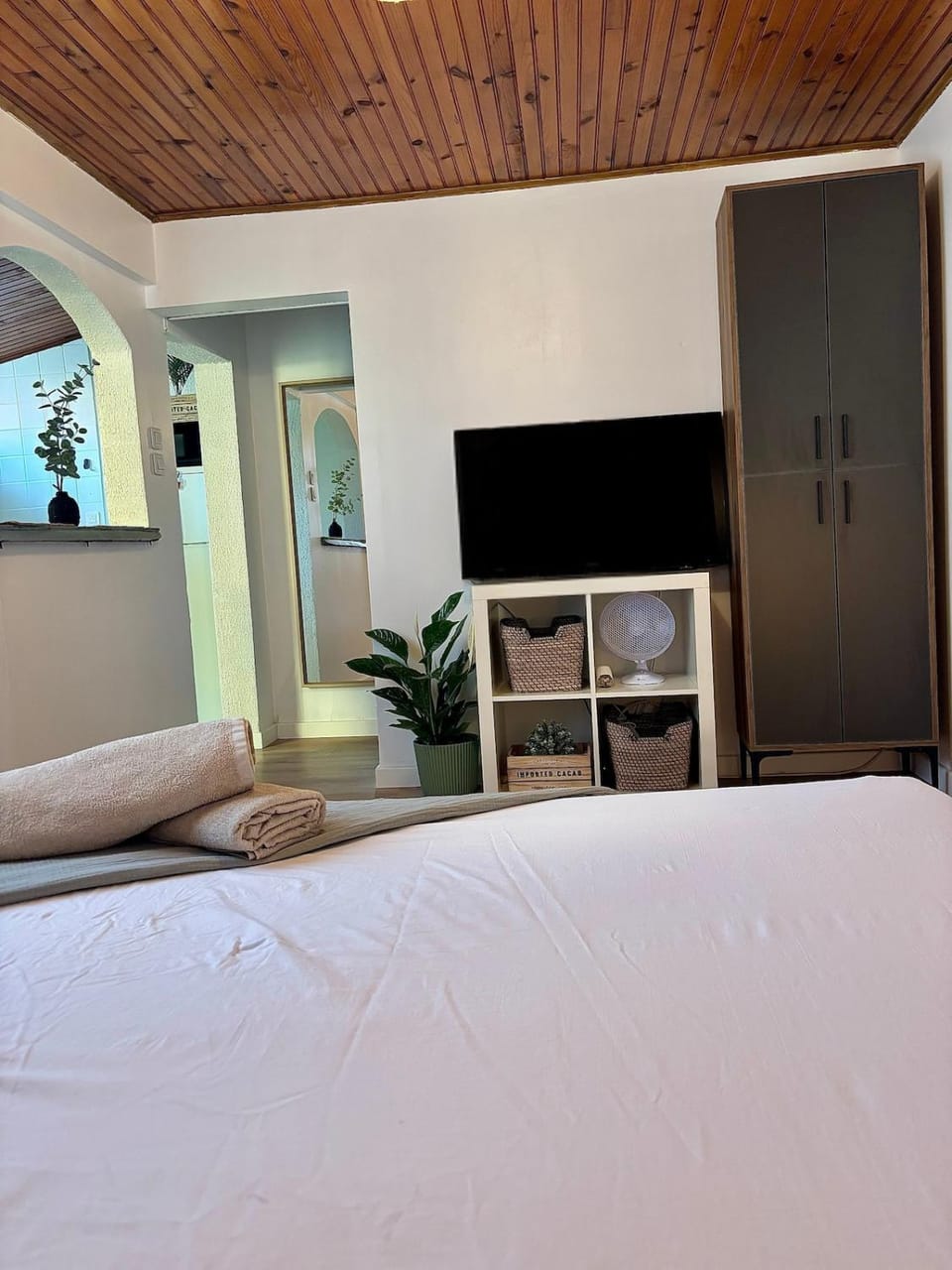 Communal lounge/ TV room, Bed, TV and multimedia, Photo of the whole room, Bedroom, wardrobe