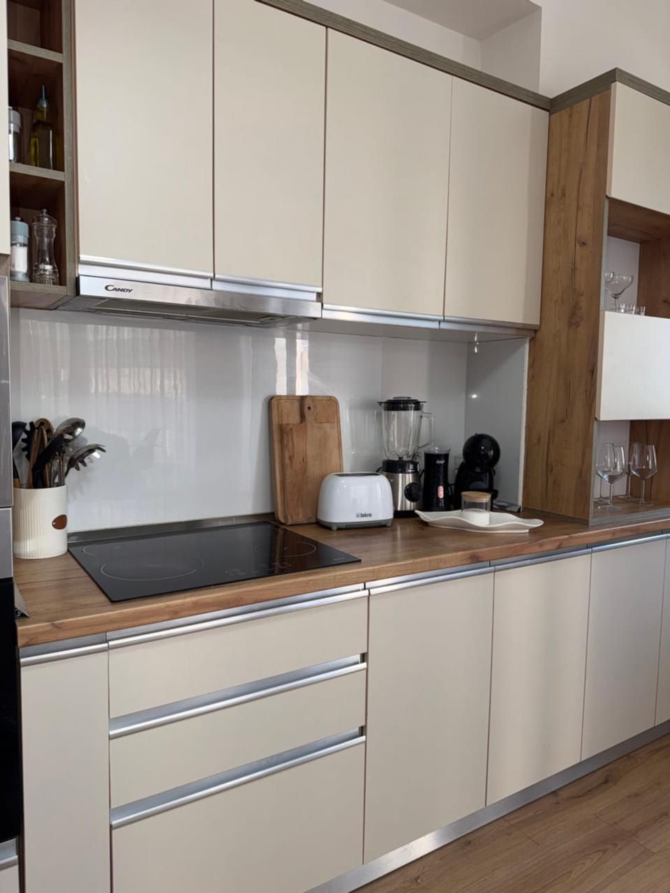 Property building, Kitchen or kitchenette, minibar, pet friendly, stove