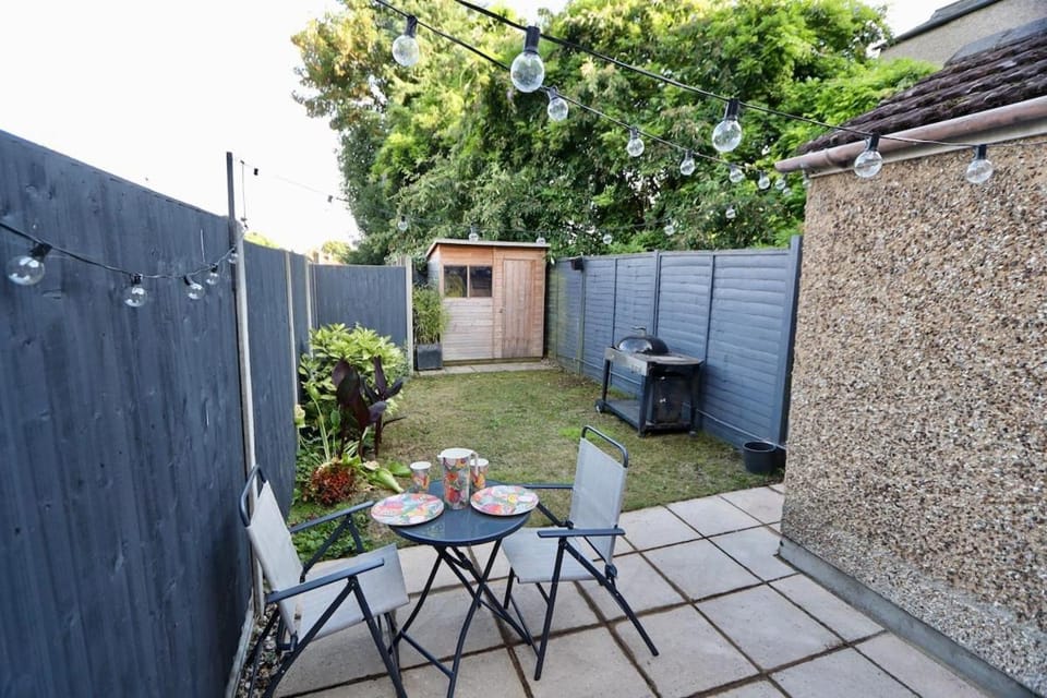Patio, Garden, Dining area, Garden view