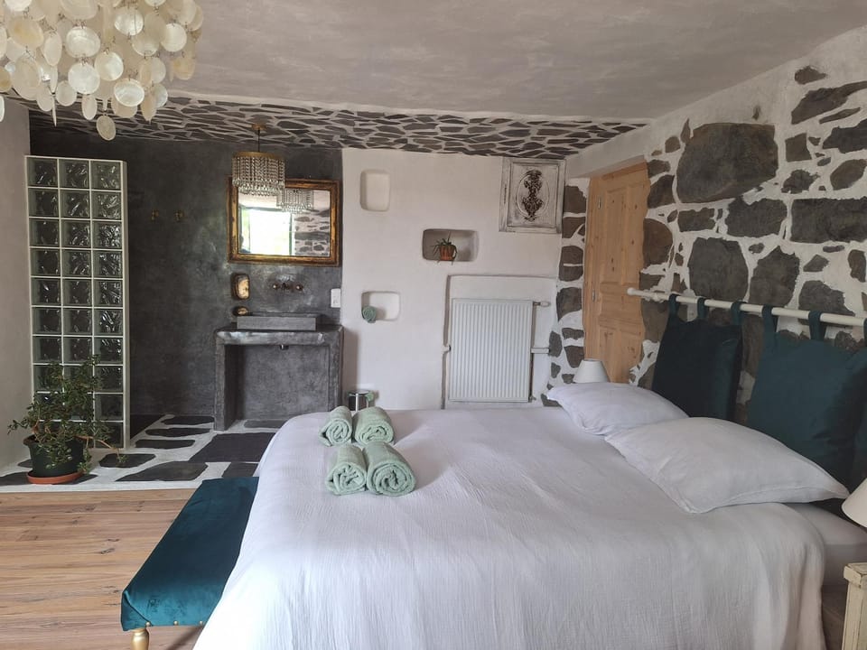 Lou Montadou Bed and Breakfast in Auvergne-Rhône-Alpes