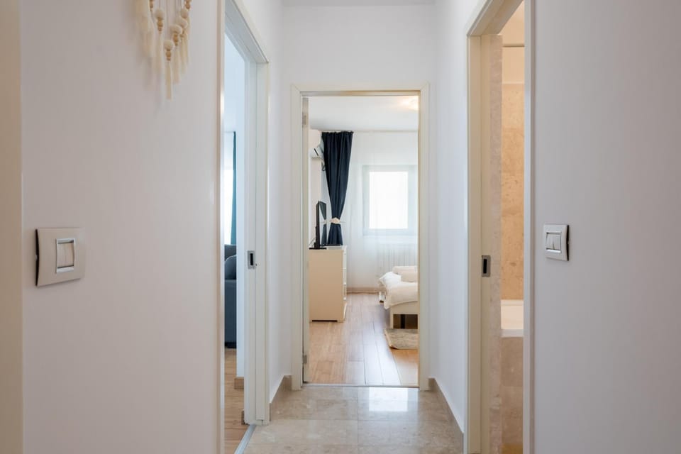Toilet, Bed, Bathroom, Bedroom